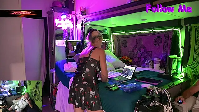 Katycouple69 online show from May 2026 11:54:02 PM
