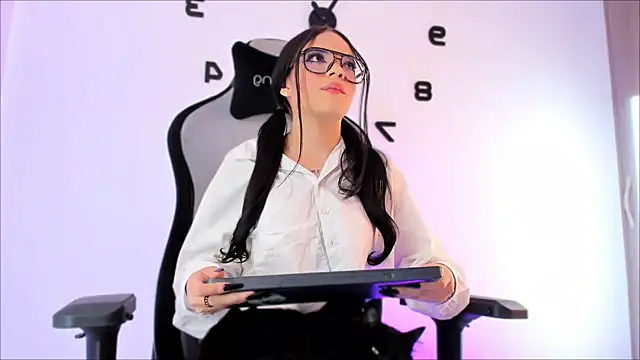 melisa meow  online show from February 2026 03:00:02 PM