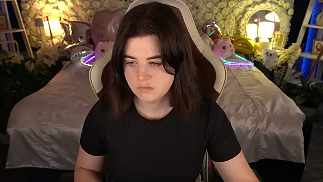 KristiFoxy online show from June 2026 12:30:01 PM