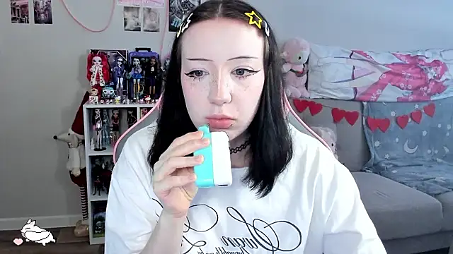 MollysLand online show from March 2026 08:17:01 AM