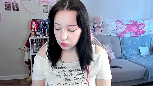 MollysLand online show from April 2026 08:26:01 AM