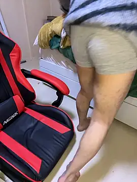 Snapshot of Mura109905 chatting on February 2026 01:40:01 PM Mura109905 online show from February 2026 01:40:01 PM