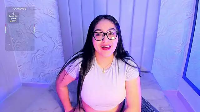 Lya dubois  online show from July 2026 07:52:01 PM