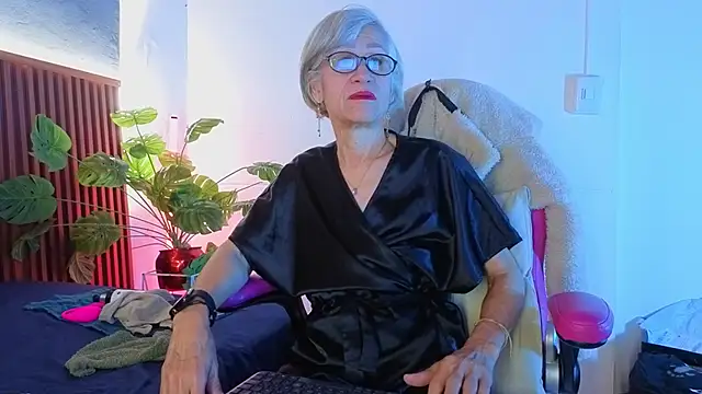 Snapshot of miss_monserrate01 chatting on February 2026 01:07:02 PM miss monserrate01 online show from February 2026 01:07:02 PM