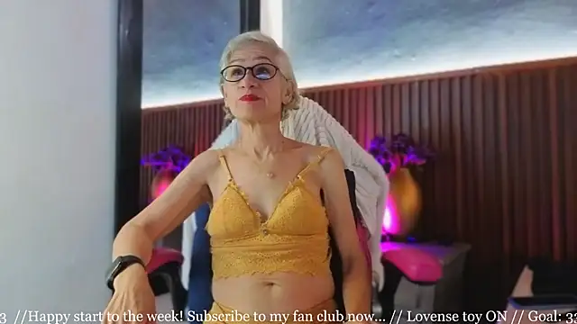 Snapshot of miss_monserrate01 chatting on February 2026 01:11:01 PM miss monserrate01 online show from February 2026 01:11:01 PM