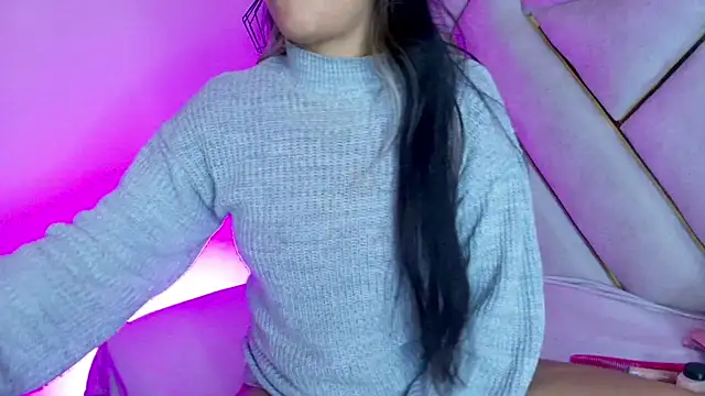 Dahiana Dmour  online show from February 2026 12:31:01 PM