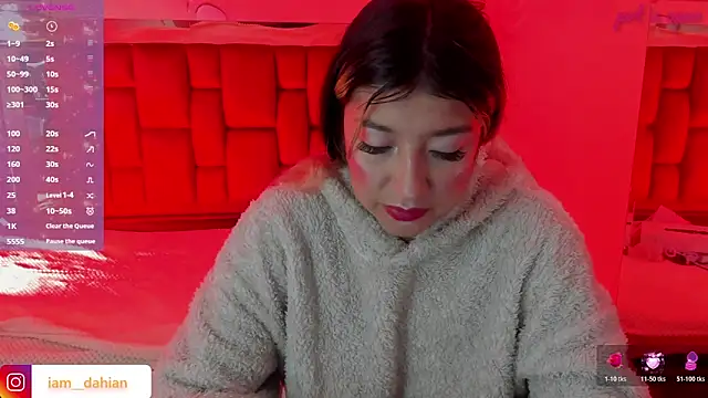 Dahiana Dmour  online show from June 2026 12:35:01 PM
