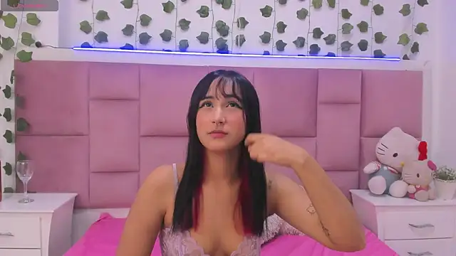 LeslieCute69 online show from March 2026 07:32:01 PM