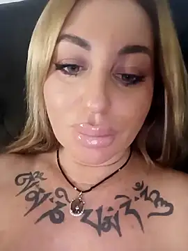 MiaMooly online show from November 2025 04:18:02 PM