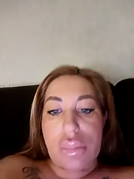 MiaMooly online show from February 2026 07:29:01 PM