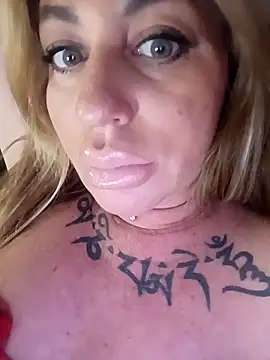 MiaMooly online show from April 2026 05:27:01 PM