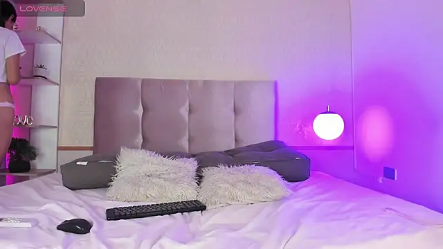 Snapshot of Sweet_Angelinee chatting on March 2026 03:23:01 AM Sweet Angelinee online show from March 2026 03:23:01 AM