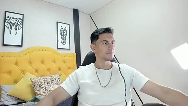 Mike Conors online show from April 2026 02:09:02 AM