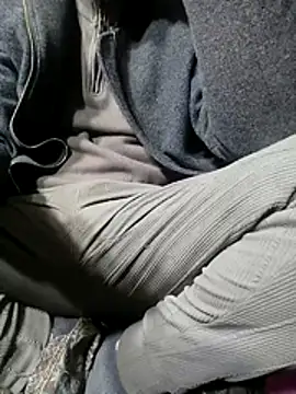 Snapshot of Aww21 chatting on February 2026 07:54:01 PM Aww21 online show from February 2026 07:54:01 PM