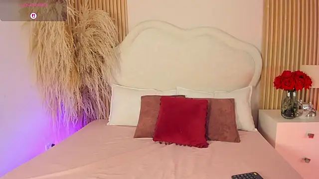 rebeca taylor online show from April 2026 03:17:02 AM