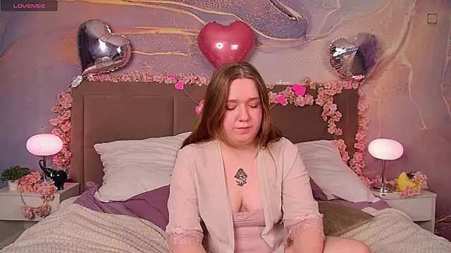 Snapshot of RachelDiRose chatting on February 2026 03:17:02 PM RachelDiRose online show from February 2026 03:17:02 PM