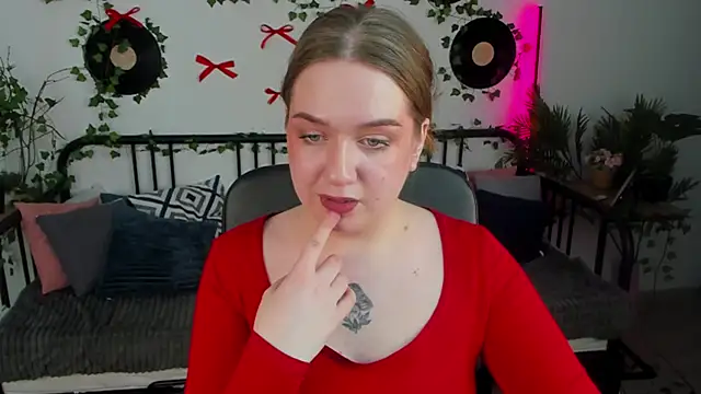 Snapshot of RachelDiRose chatting on February 2026 03:54:01 PM RachelDiRose online show from February 2026 03:54:01 PM