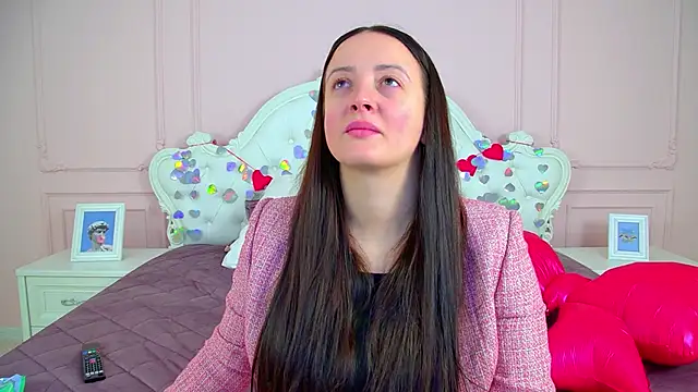 Snapshot of ElinaBellucci chatting on February 2026 04:30:02 AM ElinaBellucci online show from February 2026 04:30:02 AM