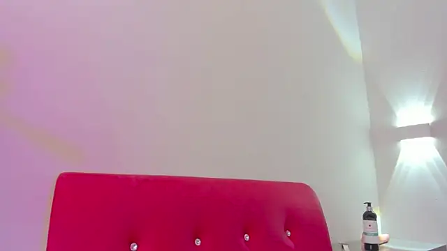 AllanaRosee online show from May 2026 06:20:01 PM