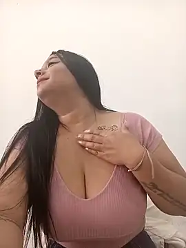 Snapshot of CAMILA--04 chatting on February 2026 01:16:01 PM CAMILA--04 online show from February 2026 01:16:01 PM