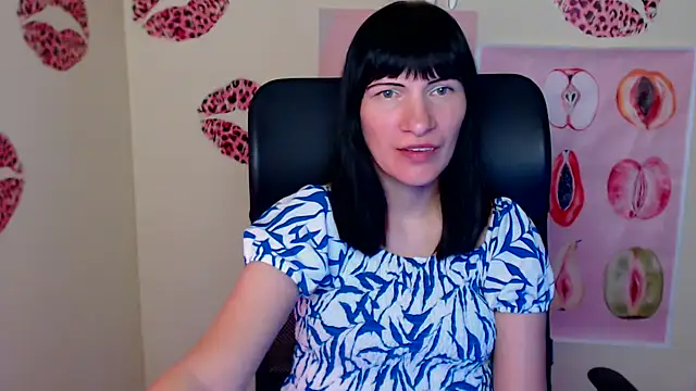Snapshot of Rosalinda_ro chatting on May 2026 06:04:02 PM Rosalinda ro online show from May 2026 06:04:02 PM
