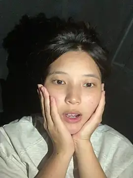 Snapshot of Suzu_xx01 chatting on June 2026 04:02:02 PM Suzu xx01 online show from June 2026 04:02:02 PM