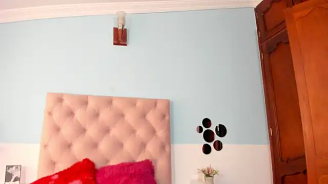 Snapshot of Zoe_grey0 chatting on February 2026 01:30:02 PM Zoe grey0 online show from February 2026 01:30:02 PM