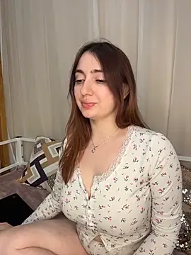 Snapshot of Linnea_ chatting on February 2026 08:27:01 PM Linnea online show from February 2026 08:27:01 PM