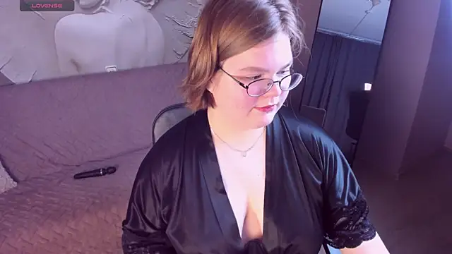 MaryFloree online show from February 2026 03:43:01 AM