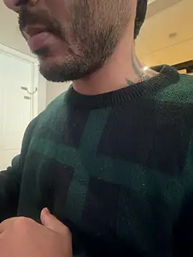 Snapshot of DaggerTie chatting on February 2026 03:10:01 PM DaggerTie online show from February 2026 03:10:01 PM