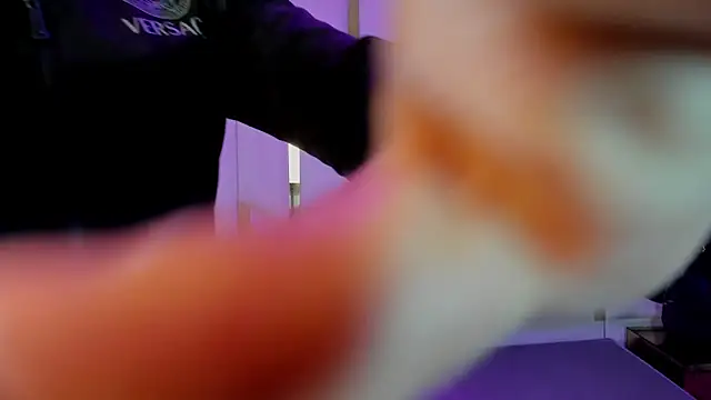 Vaneline2 online show from April 2026 12:05:02 PM