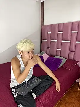 MaxyRyan online show from March 2026 12:23:02 PM