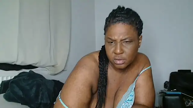 Snapshot of CurvySashia chatting on June 2026 02:42:02 AM CurvySashia online show from June 2026 02:42:02 AM