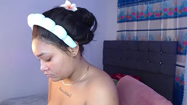 Snapshot of latin_riahnna_jp chatting on June 2026 09:45:02 AM latin riahnna jp online show from June 2026 09:45:02 AM