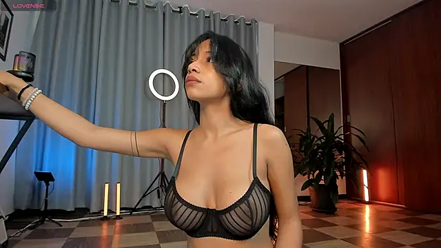 karinnixx online show from May 2026 04:37:01 PM