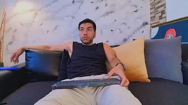 Max Hornye online show from March 2026 07:19:01 PM