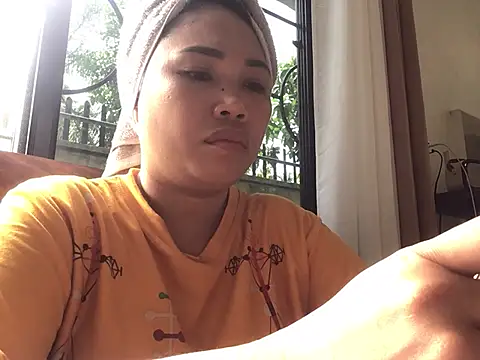 Snapshot of lady_candy85 chatting on April 2026 02:11:02 AM lady candy85 online show from April 2026 02:11:02 AM