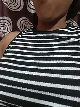komalsharma99 online show from June 2026 06:52:01 PM