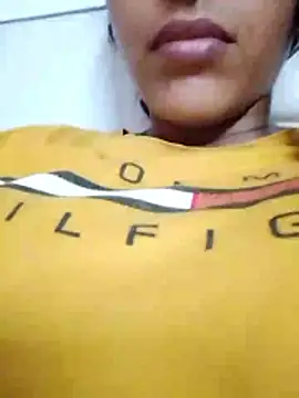komalsharma99 online show from June 2026 05:45:02 PM