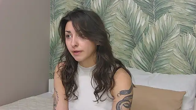 Snapshot of AngelaCox chatting on February 2026 06:10:02 AM AngelaCox online show from February 2026 06:10:02 AM