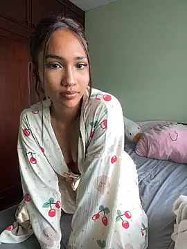 Snapshot of lyla_luv chatting on February 2026 09:56:02 AM lyla luv online show from February 2026 09:56:02 AM