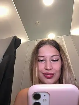 Snapshot of blonde_exe chatting on July 2026 03:18:01 PM blonde exe online show from July 2026 03:18:01 PM