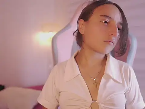 Snapshot of _emily_jonexs chatting on February 2026 08:35:01 PM emily jonexs online show from February 2026 08:35:01 PM