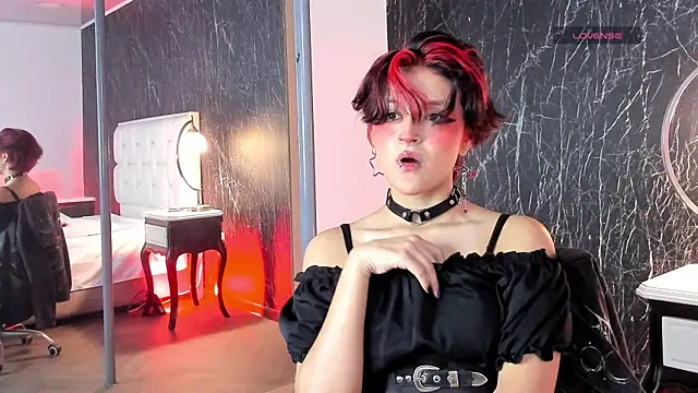 Snapshot of YuuMiko chatting on February 2026 12:12:01 PM YuuMiko online show from February 2026 12:12:01 PM