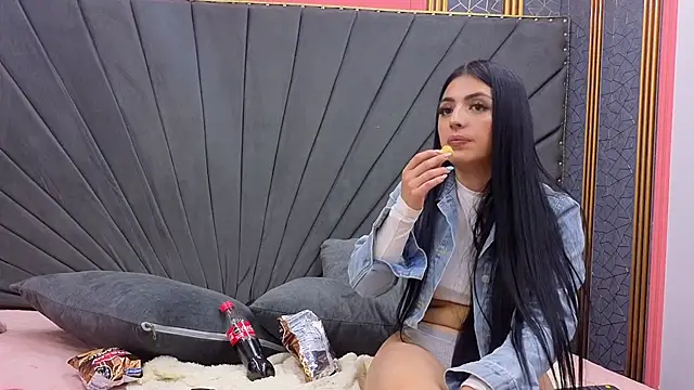 Julieta-Horny- online show from March 2026 03:39:02 AM