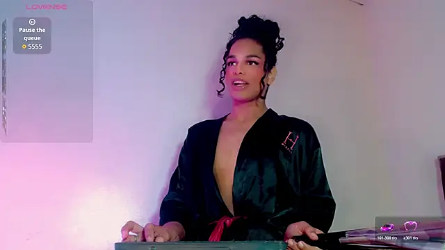 Snapshot of Zonce_shimer chatting on February 2026 04:09:01 AM Zonce shimer online show from February 2026 04:09:01 AM