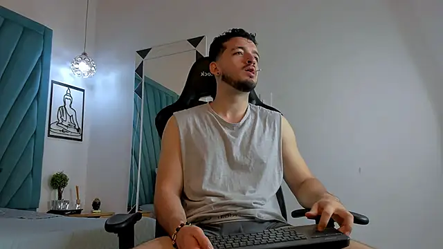 Logan Wolf-js online show from April 2026 01:52:02 PM