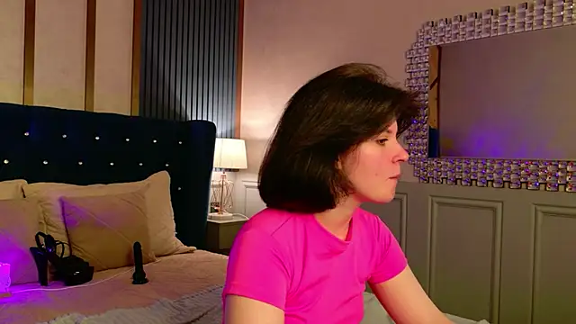 Milana Bold online show from April 2026 02:15:02 AM