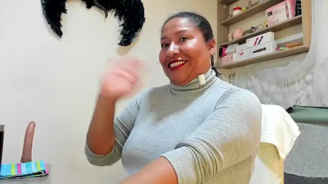Snapshot of Nyomi_browm chatting on May 2026 02:33:02 PM Nyomi browm online show from May 2026 02:33:02 PM