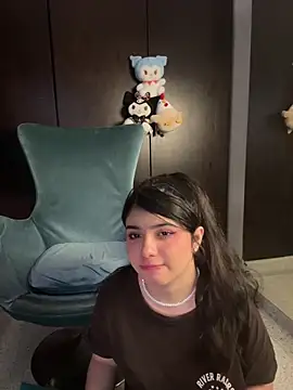 EmilyAndAndrew online show from April 2026 04:28:02 AM